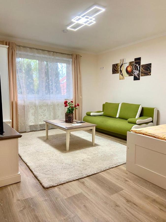 Im Erdgeschoss Apartment *